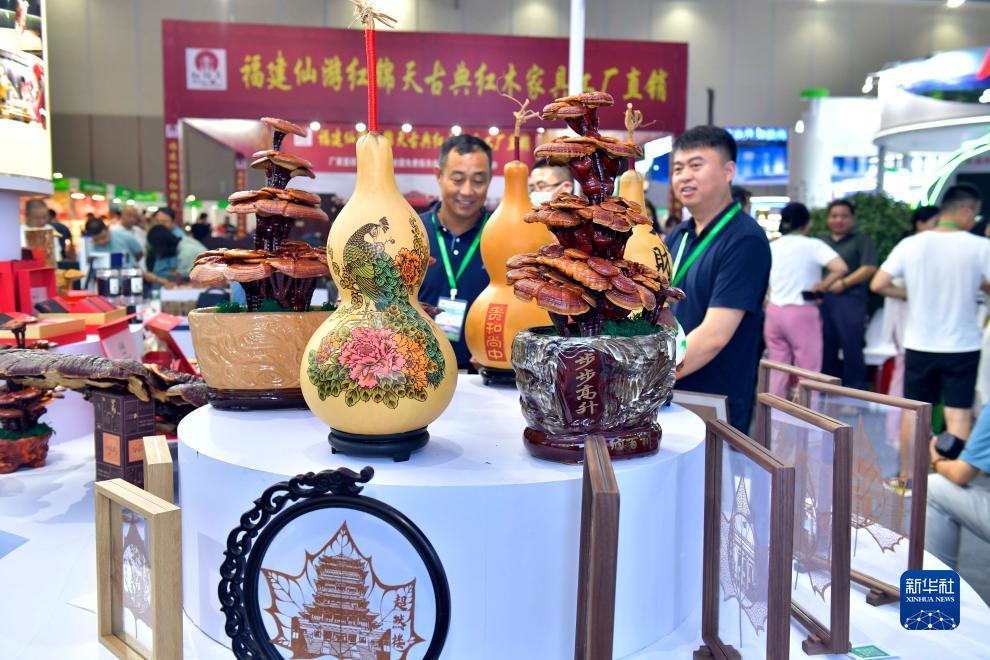 免费炸三张金花游戏下载